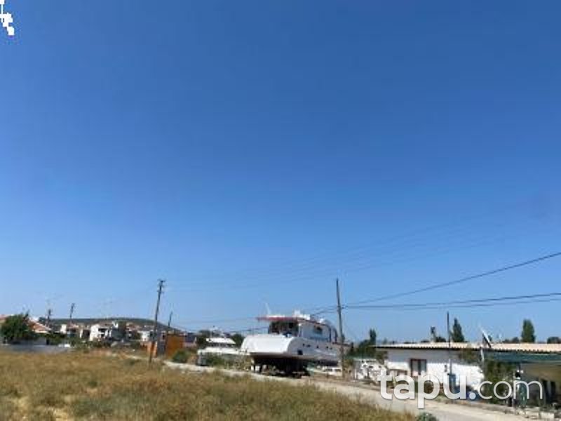 İzmir Seferihisar Sığacık'ta Hisseli 3.580 m2 Kerpiç Damı Olan Tarla (AS-00223)