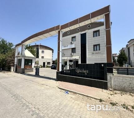 Manisa Yunusemre Oğuzhan Sitesi'nde 1+1 Daire