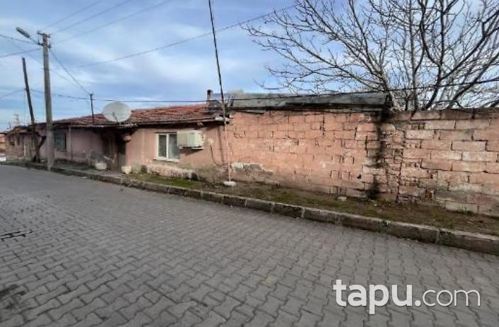Manisa Saruhanlı Halitpaşa'da Hisseli Avlulu Ev