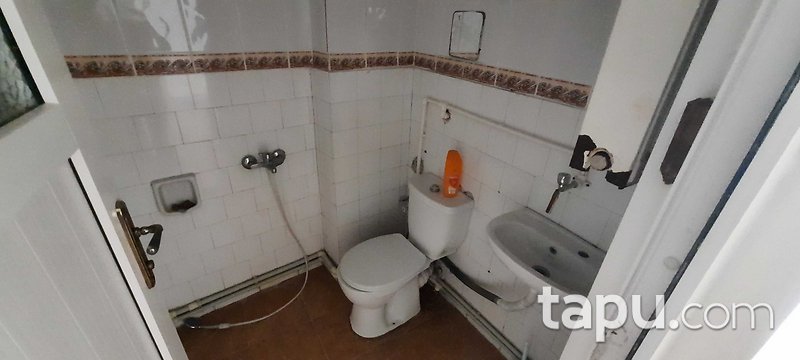 Fatih Hırka-i Şerif Mahallesi'nde 2+1 72 m2 Daire