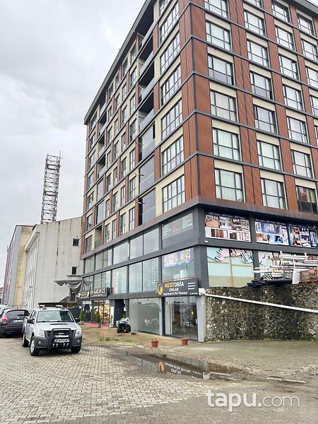 Rize Pazar PROF. DR. Mehmet Haberal Caddesi'nde 91 m² Dükkan
