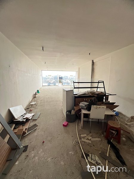Rize Pazar PROF. DR. Mehmet Haberal Caddesi'nde 91 m² Dükkan