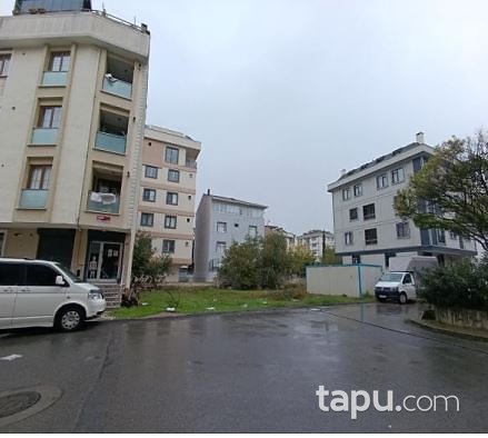 Sultanbeyli Adil Mahallesi'nde 102 m2 Depolu Dükkan