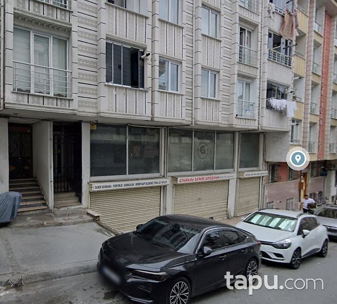 Esenyurt Fatih Mahallesi'nde 310 m2 Depolu Dükkan (306315)