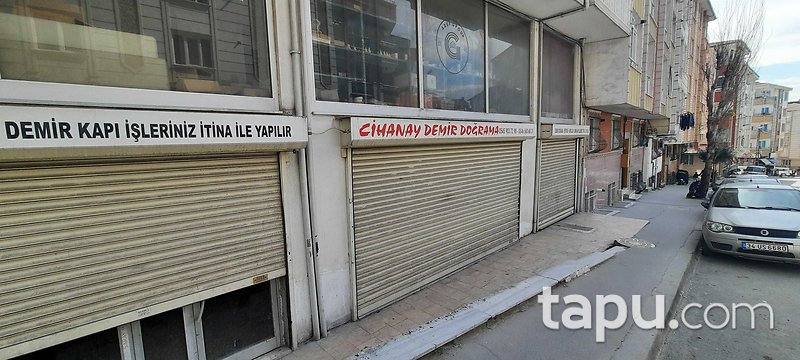 Esenyurt Fatih Mahallesi'nde 310 m2 Depolu Dükkan (306315)