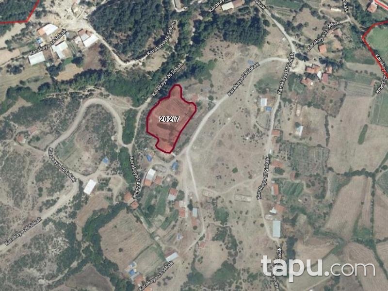 Balıkesir Sındırgı'da Hisseli Kargir Ev ve Arsası (AS-03089)