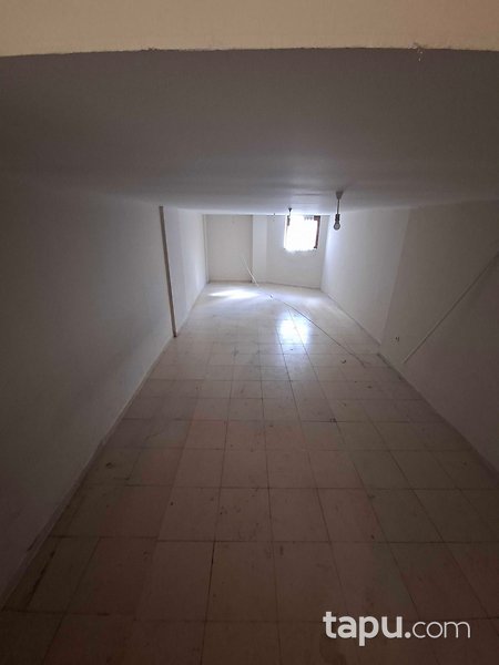 Sultanbeyli Adil Mahallesi'nde 102 m2 Depolu Dükkan