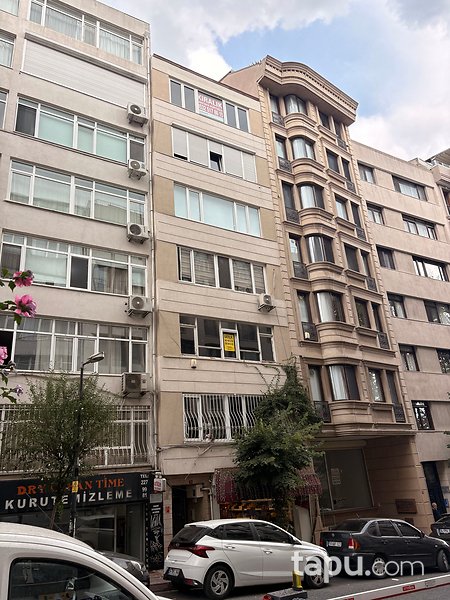 Teşvikiye Hüsrev Gerede Caddesi'nde 3+1 Daire (2984)