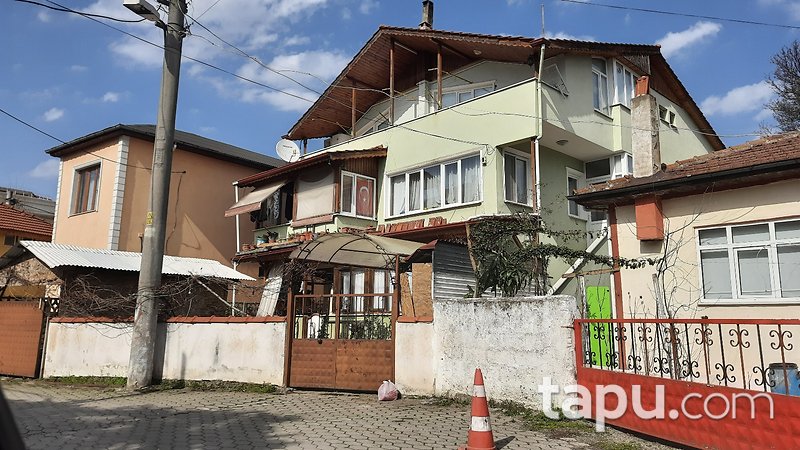 Hendek'te Üniversite'ye Yakın Konumda İskanlı Bahçeli Müstakil Ev
