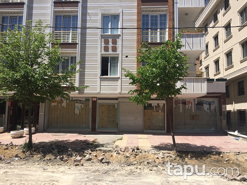 İstanbul Beylikdüzü Yakuplu Mahallesi'nde 162 m2 Dükkan